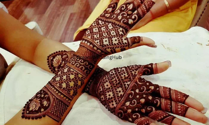 DD mehndi Artist